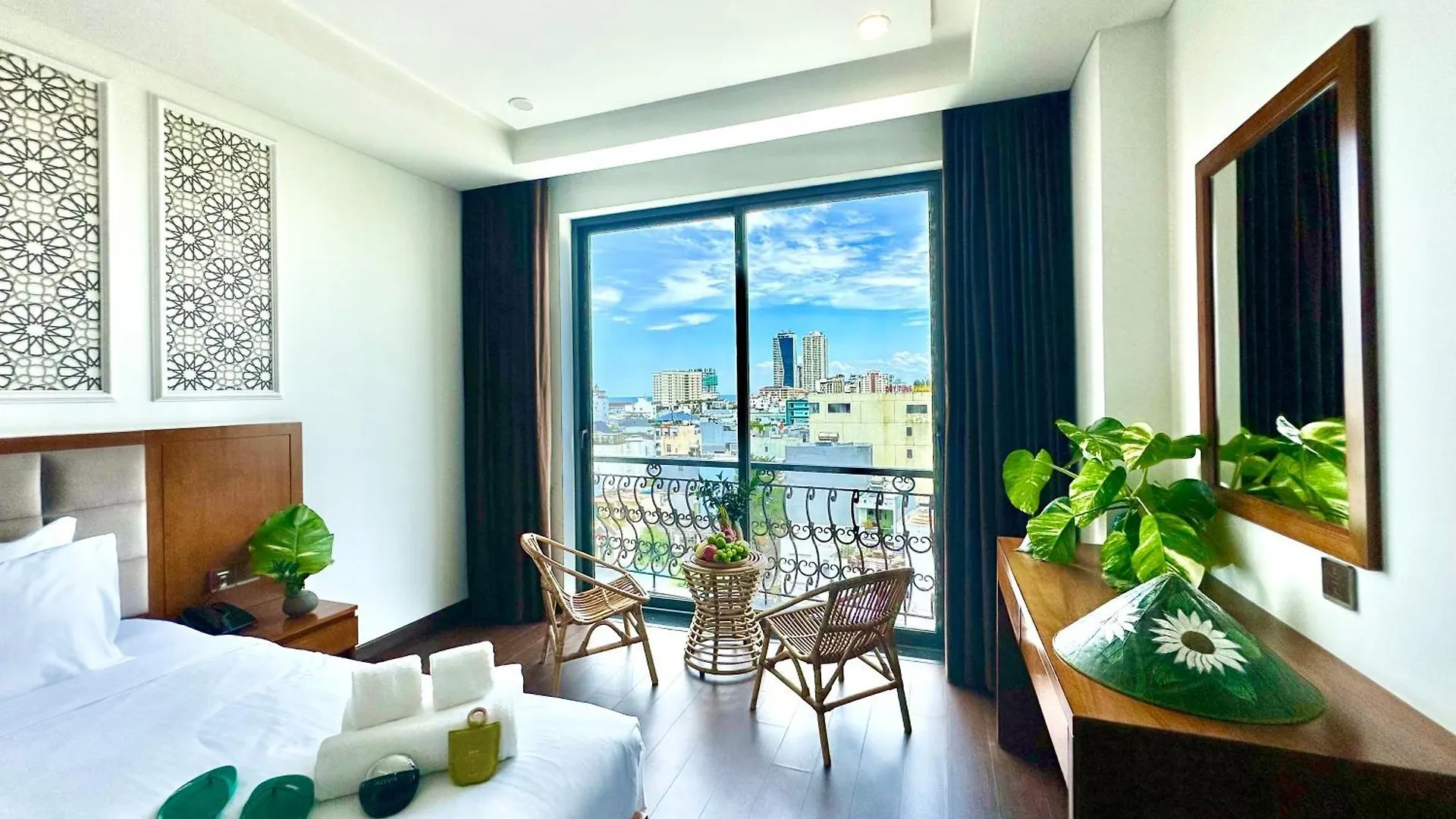 ****  Century Hotel Da Nang Vietnam