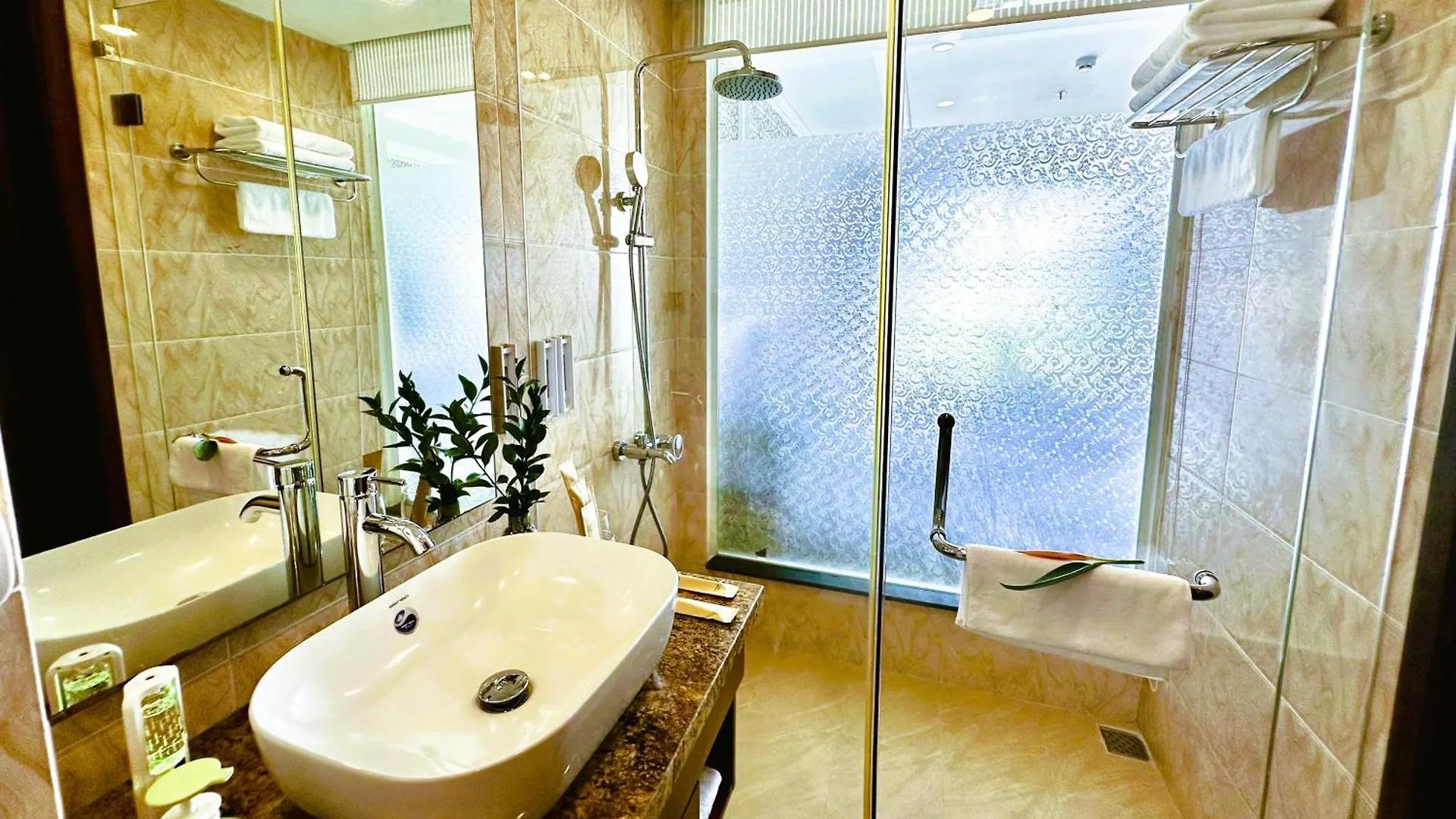 Century Hotel Da Nang