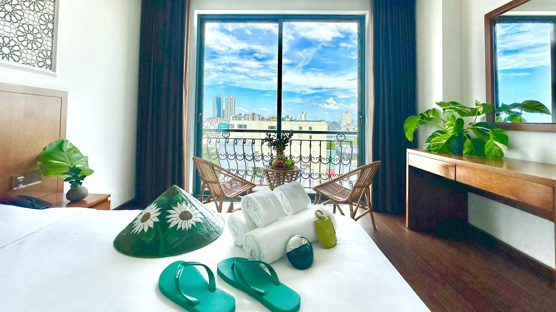 ****  Century Hotel Da Nang Vietnam