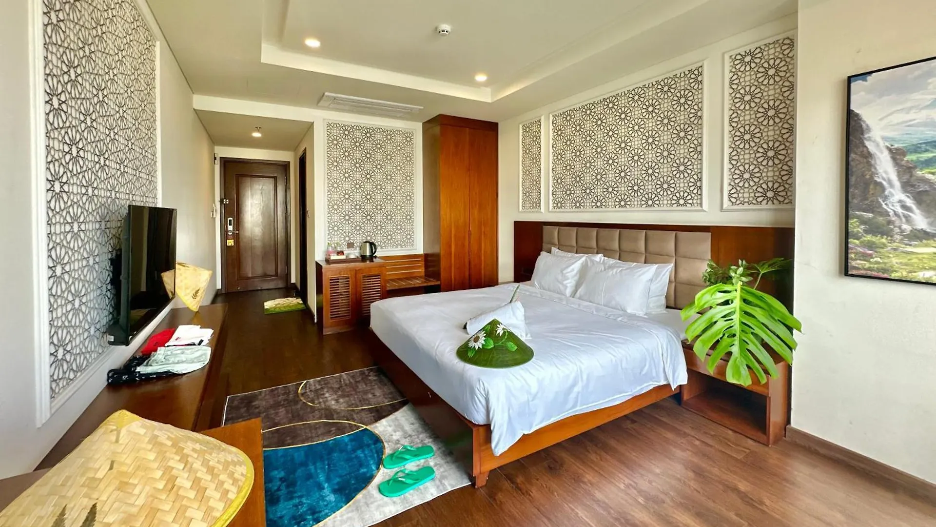 Century Hotel Da Nang 4*,