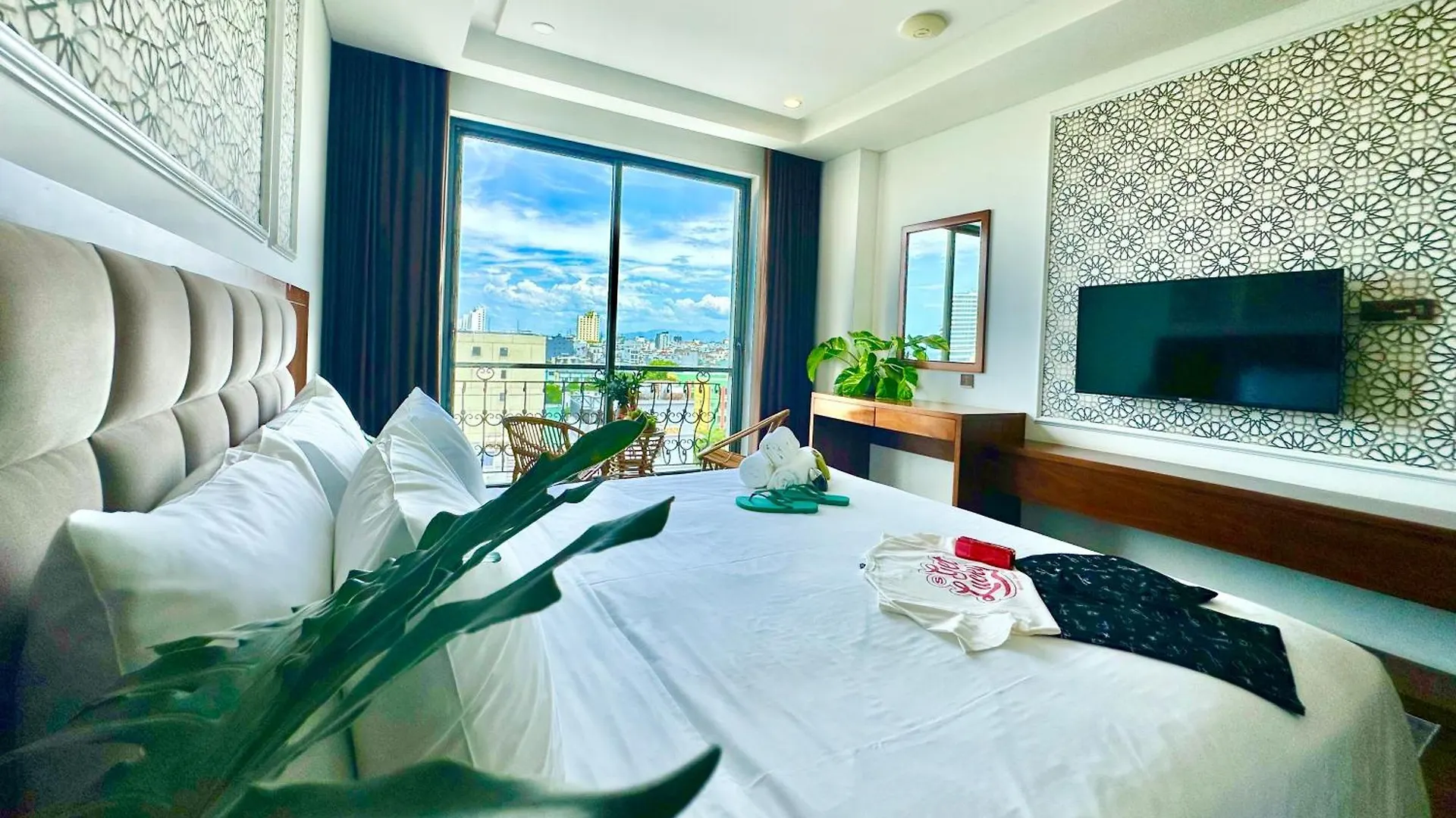 ****  Century Hotel Da Nang Vietnam