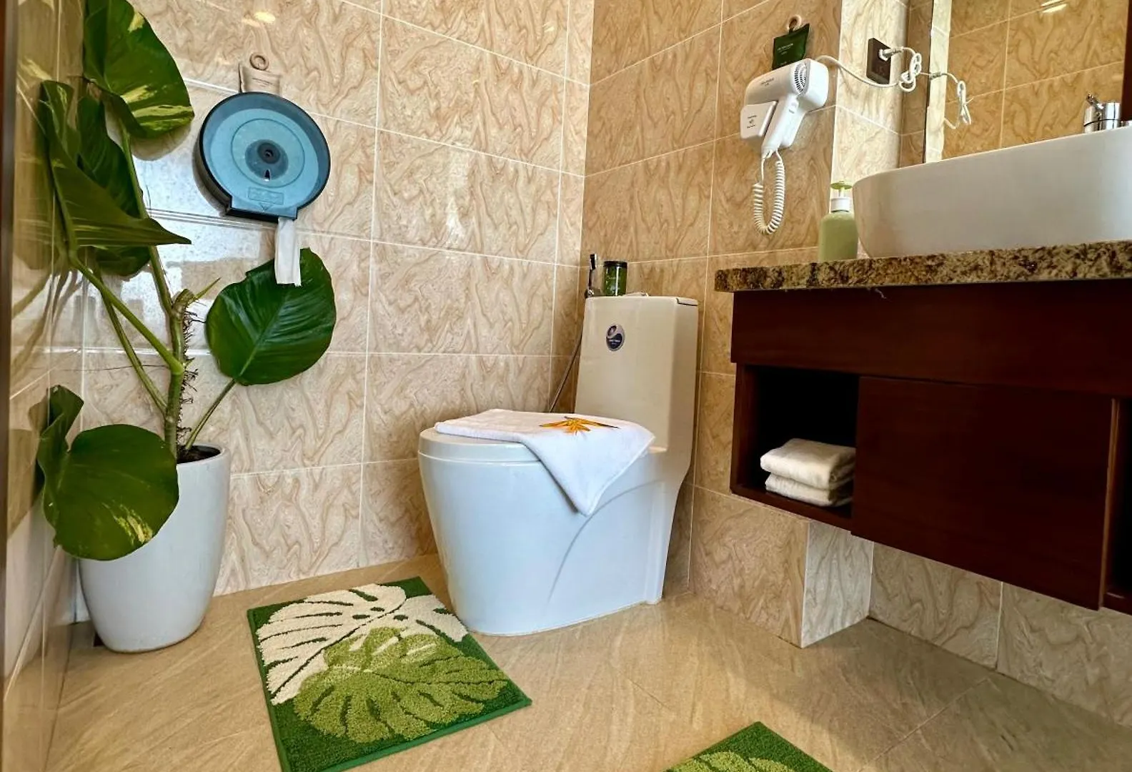 ****  Century Hotel Da Nang Vietnam
